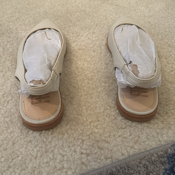 Frye Kenzie Slingback Flats (Ivory color) - Picture 4 of 7